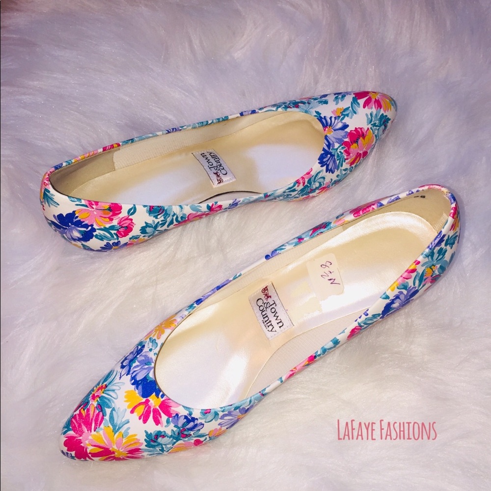 Classic, Rare Painted Floral Leather Pumps
